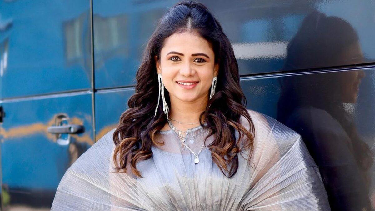 இன்சூரன்ஸ் கூட போடாம ஓட்டுறான் பாவி! – திருடுபோன பைக் குறித்து மணிமேகலையின் போஸ்ட் வைரல்