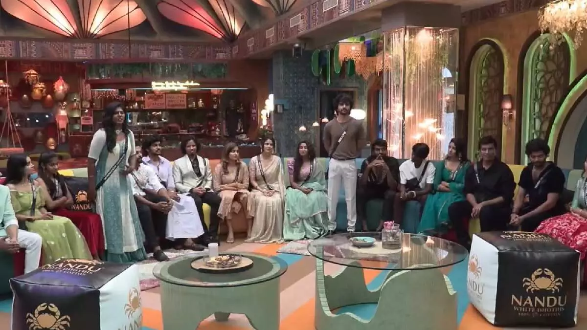 Bigg Boss Tamil: ஒரே வாரத்தில் ரெண்டு விக்கெட்... VJSக்கே ஆப்படித்த விஜய் டிவி!..