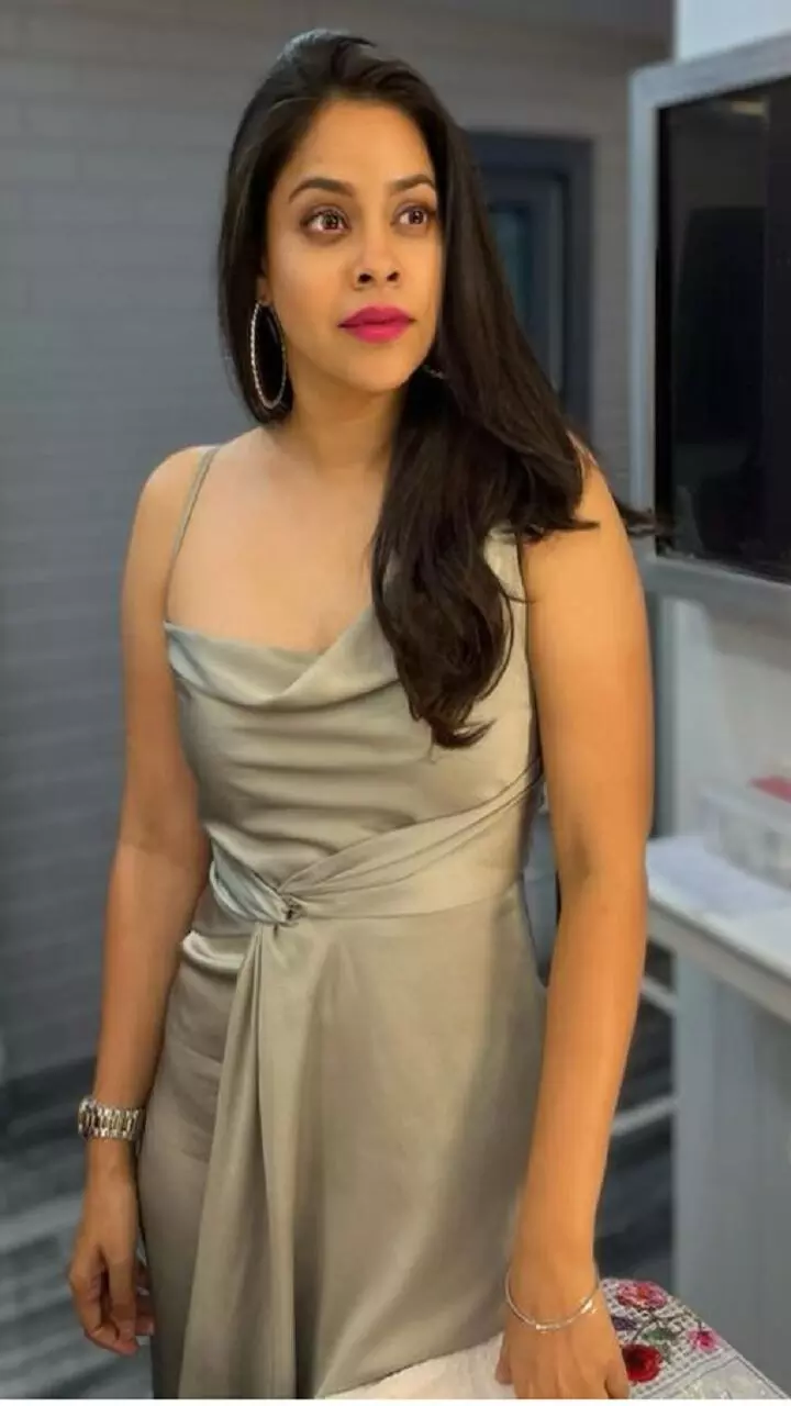 மேடையில் வைத்து ஜெயம் ரவியை கிண்டலடித்த எஸ்கே!.. தீயாய் பரவும் வைரல் வீடியோ..! மேடையில் வைத்து ஜெயம் ரவியை கிண்டலடித்த எஸ்கே!.. தீயாய் பரவும் வைரல் வீடியோ..!