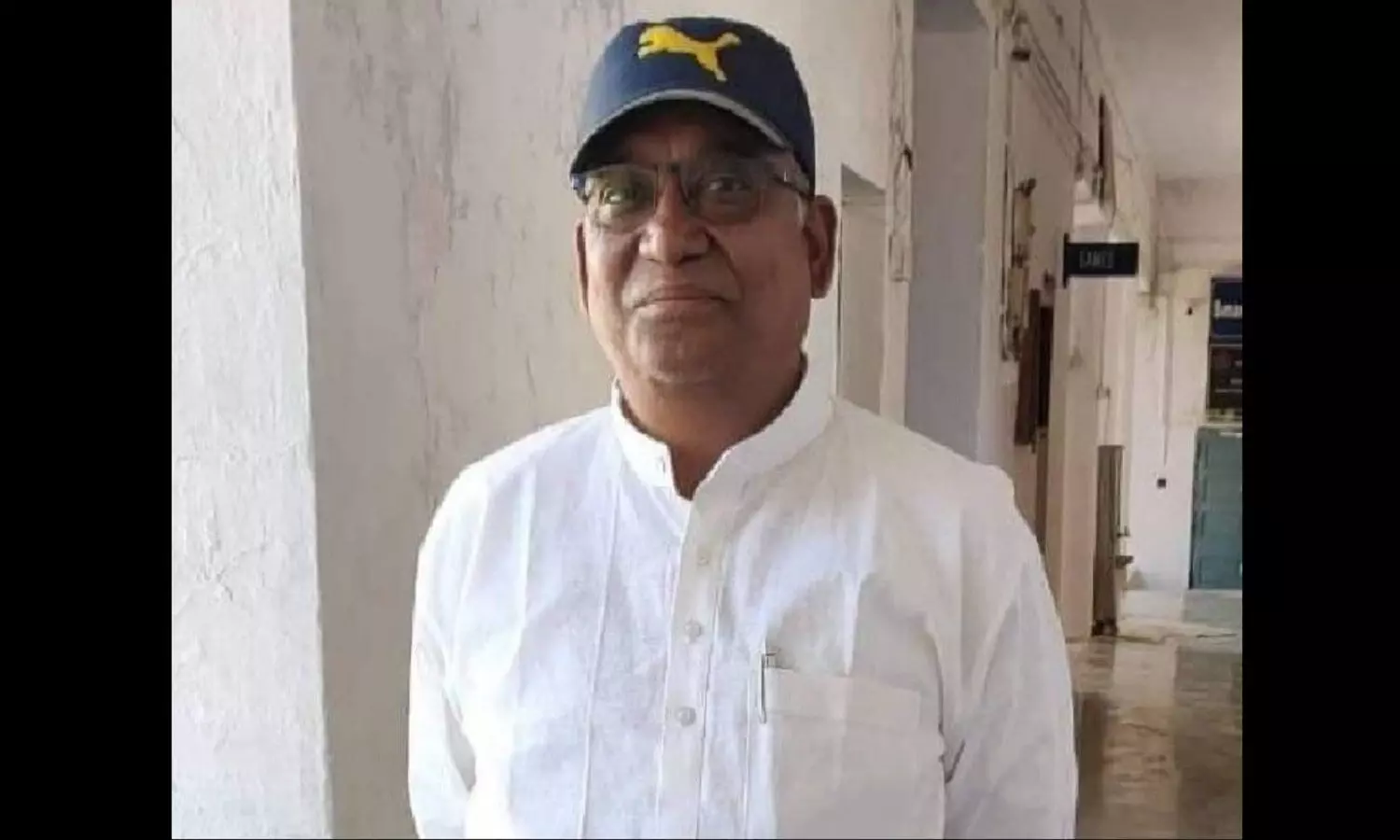 பொறந்தது இங்க.. விசுவாசம் மட்டும் அங்கேயா? கமல் மகளை வறுத்தெடுக்கும் நெட்டிசன்கள் பொறந்தது இங்க.. விசுவாசம் மட்டும் அங்கேயா? கமல் மகளை வறுத்தெடுக்கும் நெட்டிசன்கள்