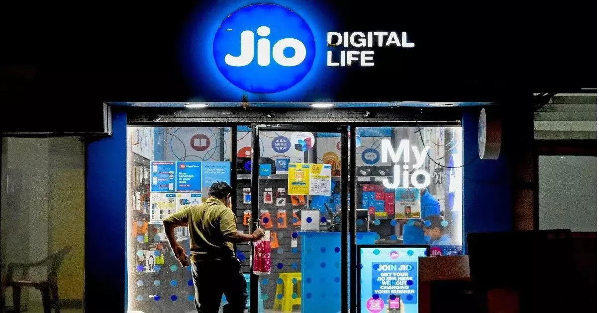 2025-ல் ரிலீஸாகும் பெரிய நடிகர்களின் படங்கள்.. ஜனவரி டு டிசம்பர் வரை.. லிஸ்ட் பெருசா இருக்கே!.. 2025-ல் ரிலீஸாகும் பெரிய நடிகர்களின் படங்கள்.. ஜனவரி டு டிசம்பர் வரை.. லிஸ்ட் பெருசா இருக்கே!..