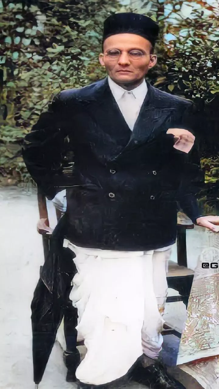 தளபதி 69 ஃபர்ஸ்ட் லுக் போஸ்டர்ல இத கவனிச்சீங்களா?.. அப்போ அந்த விஷயம் கன்ஃபார்ம் போலயே!.. தளபதி 69 ஃபர்ஸ்ட் லுக் போஸ்டர்ல இத கவனிச்சீங்களா?.. அப்போ அந்த விஷயம் கன்ஃபார்ம் போலயே!..