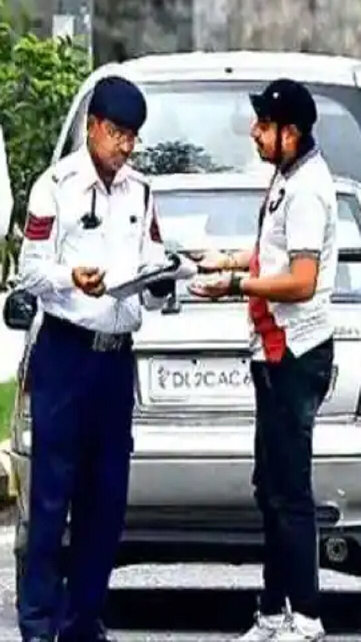 ஆனந்தி மேல மித்ரா கடும் கோபம்... வீட்டை விட்டு வெளியேறிய மகேஷ்... அன்பின் தேடலில் சிக்குவாரா? ஆனந்தி மேல மித்ரா கடும் கோபம்... வீட்டை விட்டு வெளியேறிய மகேஷ்... அன்பின் தேடலில் சிக்குவாரா?