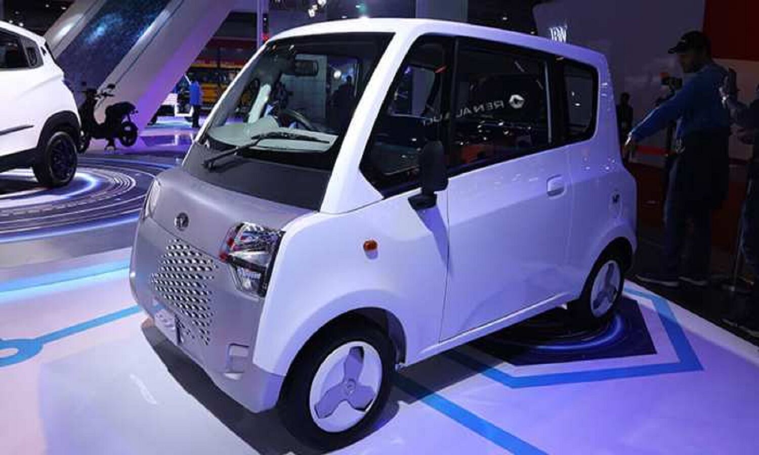 பாக்கியராஜை இங்கிலீஷ்ல கண்டபடி திட்டிய நடிகை... அப்புறம் நடந்தது தான் விசேஷம்! பாக்கியராஜை இங்கிலீஷ்ல கண்டபடி திட்டிய நடிகை... அப்புறம் நடந்தது தான் விசேஷம்!