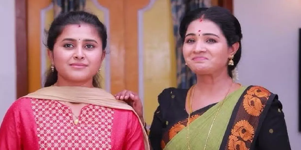 Pandian stores2: மீனாவை கொண்டாடும் பாண்டியன்… கடுப்பாகும் சரவணன்… மயிலின் நிலை என்ன? Pandian stores2: மீனாவை கொண்டாடும் பாண்டியன்… கடுப்பாகும் சரவணன்… மயிலின் நிலை என்ன?