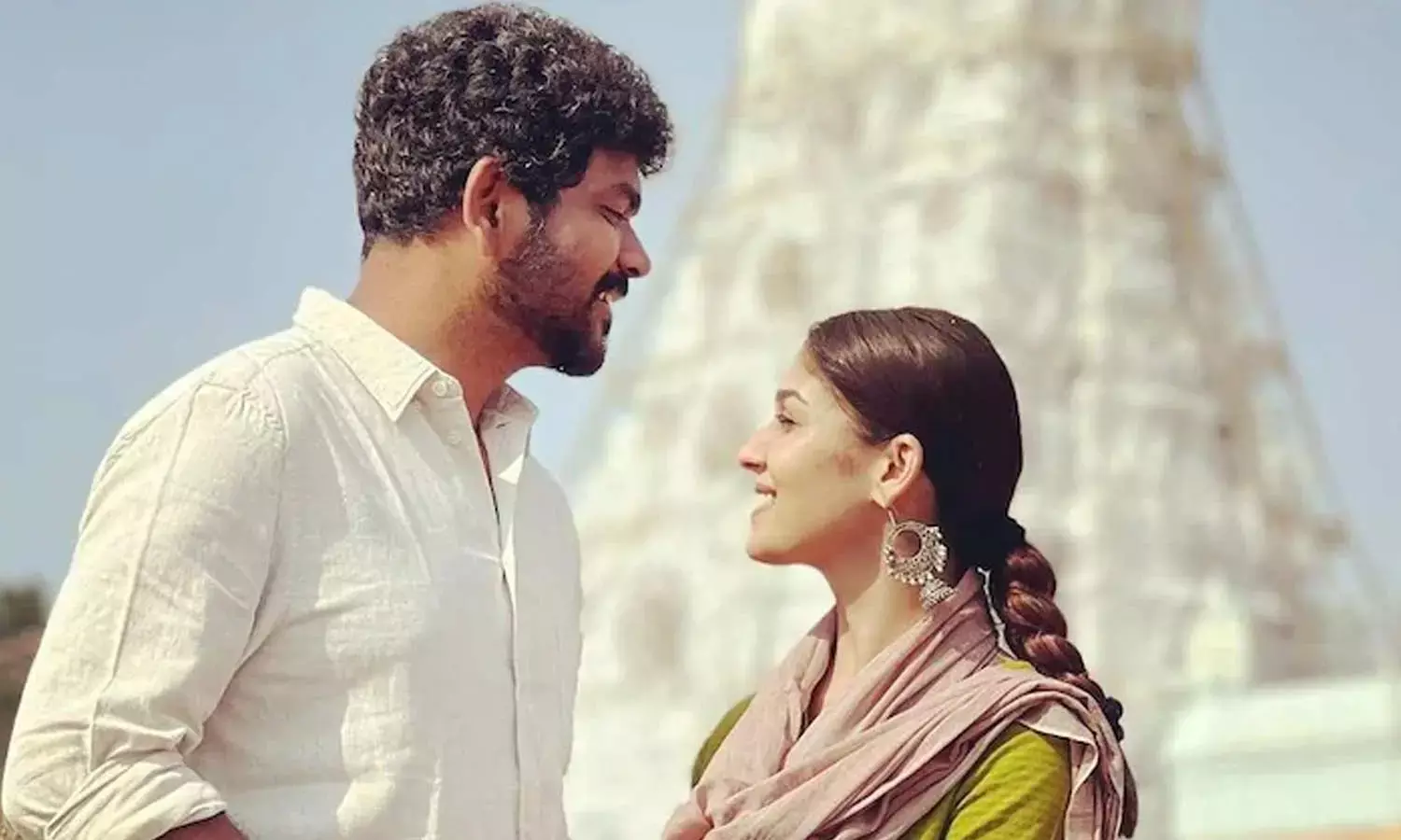 திருமண நாளில் இப்படியொரு தண்டனையா? விக்கியை விக்க வைத்த நயன்தாரா திருமண நாளில் இப்படியொரு தண்டனையா? விக்கியை விக்க வைத்த நயன்தாரா