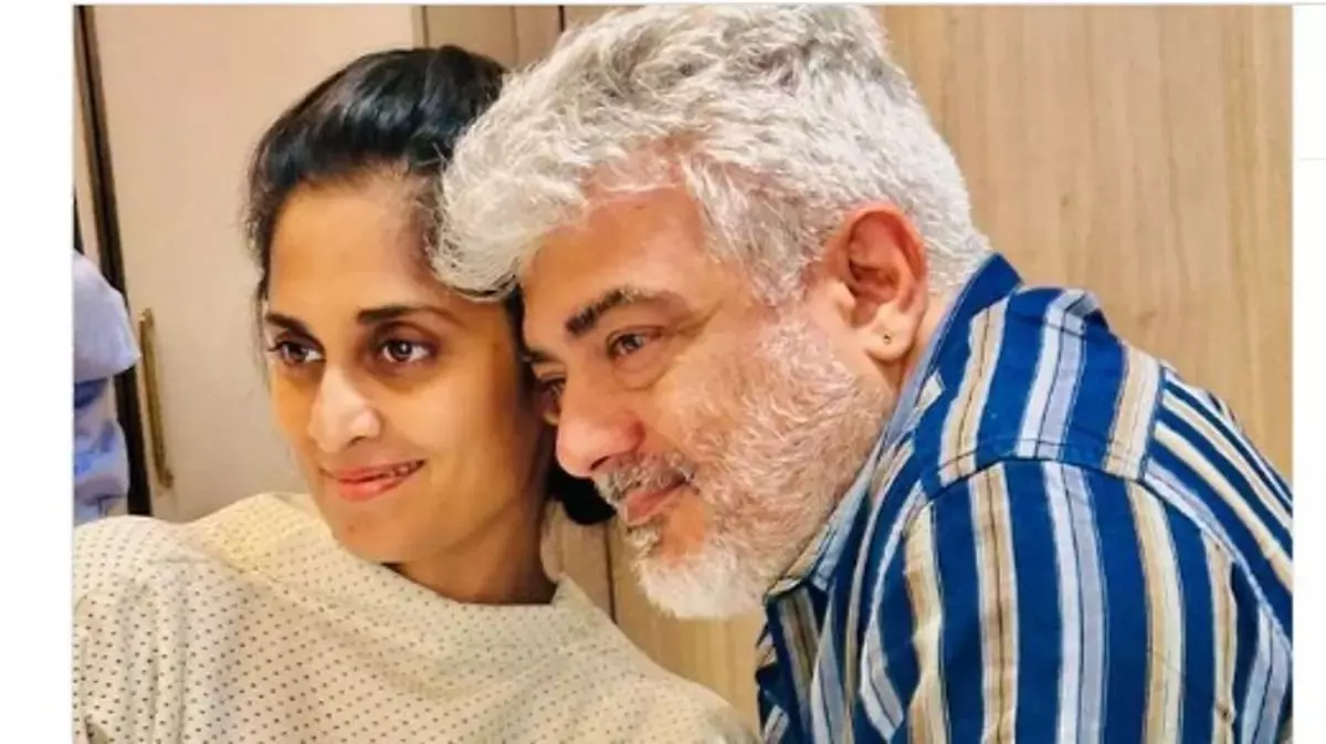 அஜித்தை விட ஷாலினி செம ஸ்டைலிஷா இருக்காங்களே.. couple goal இவங்கதான் அஜித்தை விட ஷாலினி செம ஸ்டைலிஷா இருக்காங்களே.. couple goal இவங்கதான்