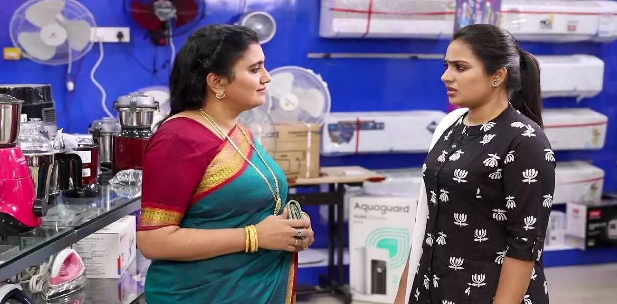Siragadikka-Aasai:-ரோகிணிக்கு-அடுத்த-தர்ம-அடி-கொடுக்க-போகும்-ஸ்ருதி…-தேவையா-இந்த-வேலை?