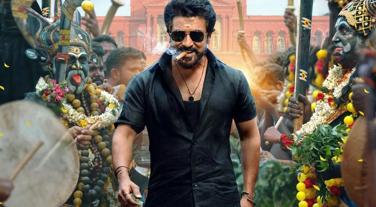 சட்ட-கருப்பு...-வாயில-சுருட்டு..--கருப்பு-ரெடி..-கலக்கலான-லுக்கில்-சூர்யா!..-புது-போஸ்டர்-தெறி!...