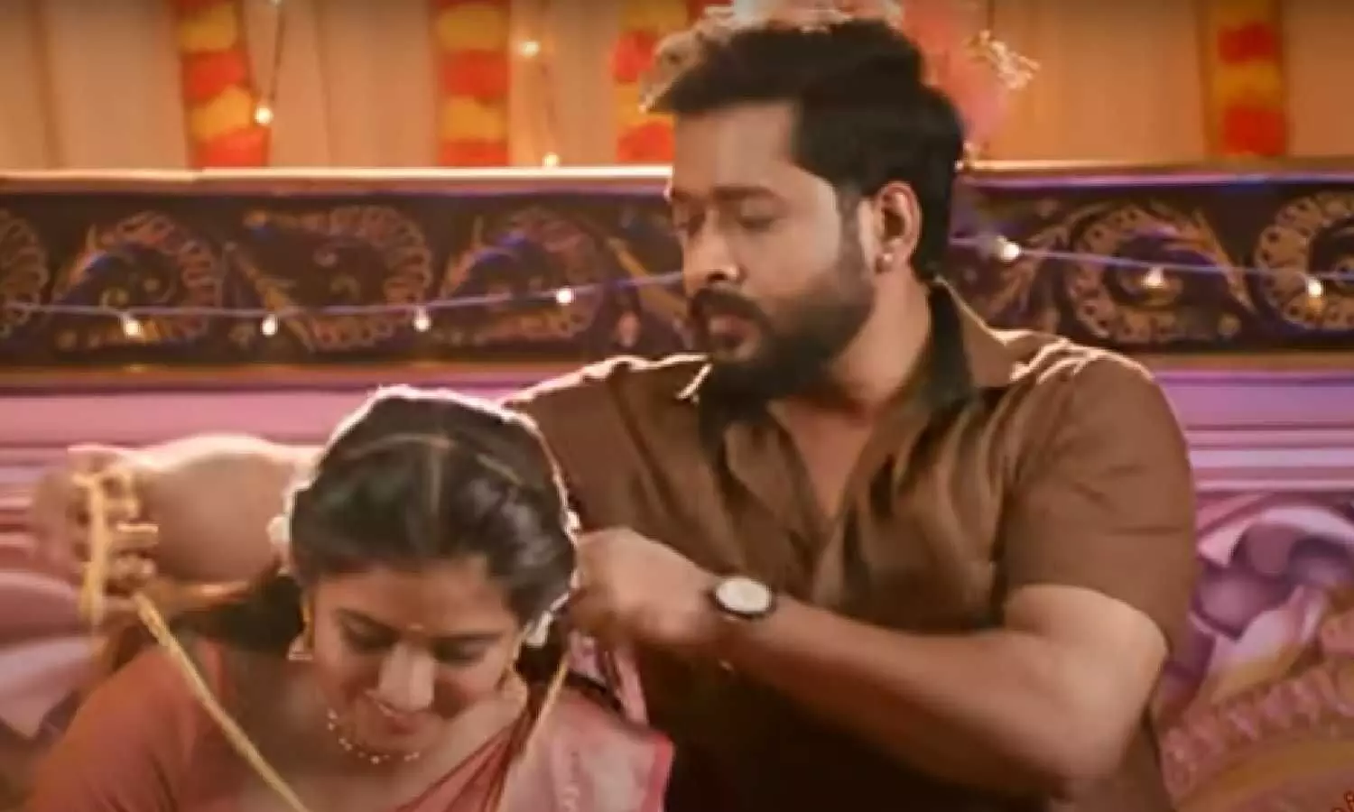 சிங்கப்பெண்ணே தொடரில் திடீர் திருப்பம்... ஆனந்திக்கு கட்டாய தாலி கட்டிய அன்பு! சிங்கப்பெண்ணே தொடரில் திடீர் திருப்பம்... ஆனந்திக்கு கட்டாய தாலி கட்டிய அன்பு!