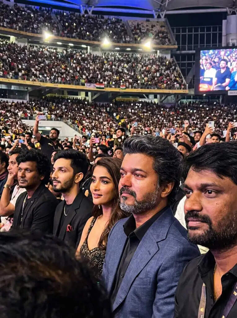 பிளாஸ்ட்டு.. பிளாஸ்ட்டு&hellip; ஜனநாயகன் ஆடியோ லான்ச்சில் விஜய்!. செம போட்டோஸ்!&hellip;