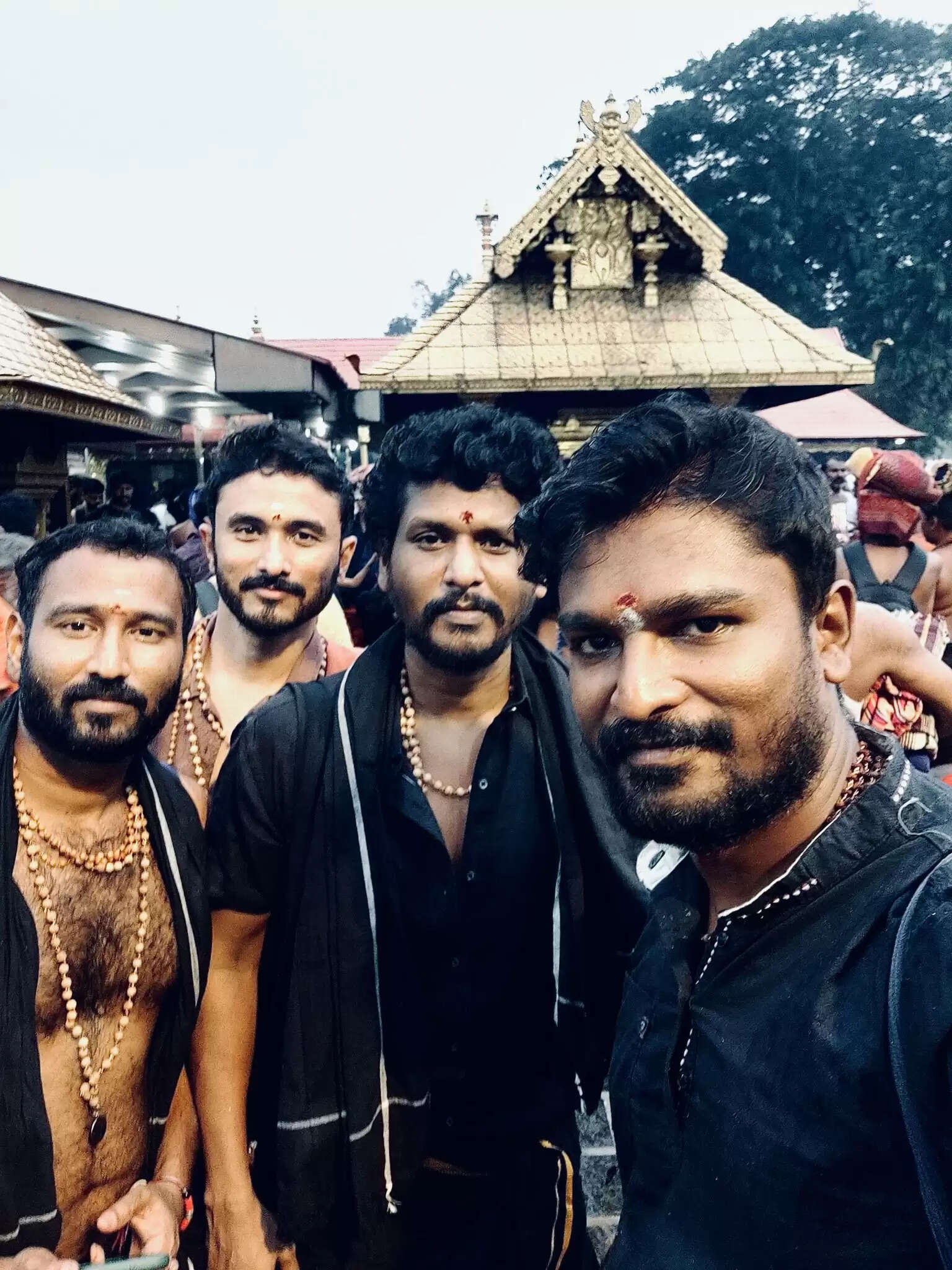 லோகேஷ் கனகராஜ் இப்போ யாரோட சுத்துறாரு தெரியுமா?.. ரஜினிகாந்த் ரசிகர்கள் பார்த்தா காண்டாகிடுவாங்களே!