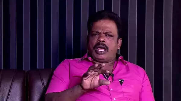 அவர் சகவாசமே வேணாம்.. ஒரு போட்டோ எடுக்க ஆசைப்பட்டது தப்பா? நடிகரை அவமானப்படுத்திய அஜித்..