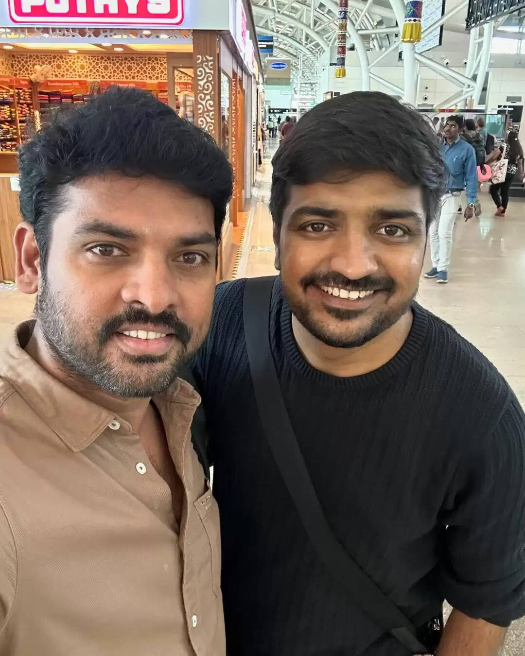 எத்தனை வருஷம் ஆச்சு இப்படிப்பார்த்து!.. கேடி பில்லாவும் கில்லாடி ரங்காவும்!.. கலக்குறாங்களே!..