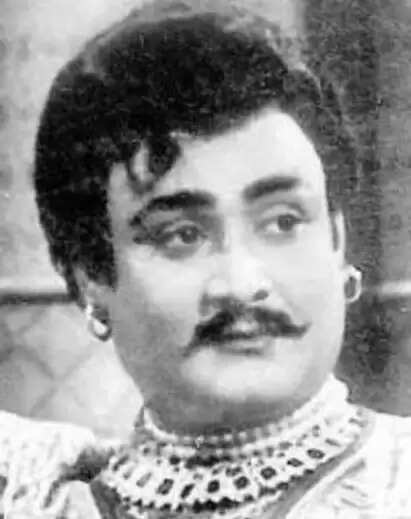 என்னது மைனாவின் கணவர் இந்த பழம்பெரும் நடிகரின் பேரனா? நம்பியாருக்கே டஃப் கொடுத்தவர் ஆச்சே