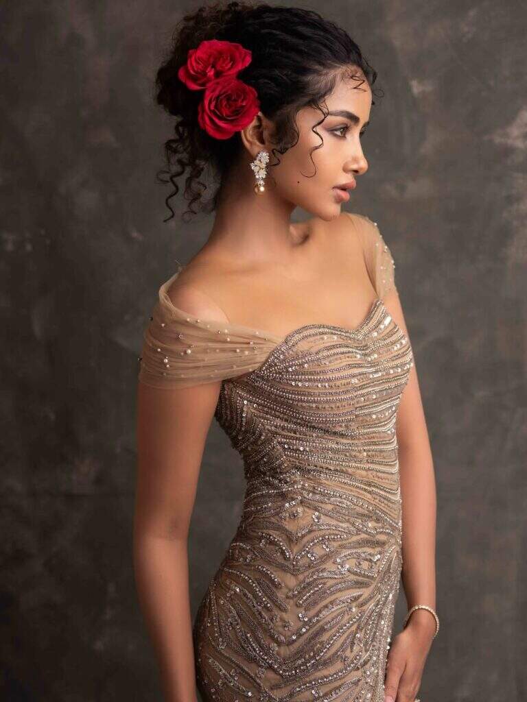 Anupama Parameswaran: சொக்க வைக்கும் அழகி அனுபமா பரமேஸ்வரன் அழகிய போட்டோஸ்