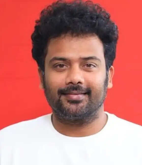ஒரே டேக்..யார் சாமி இவரு…தனுஷை கண்டு வியந்த ப்ரித்வி பாண்டியராஜன்
