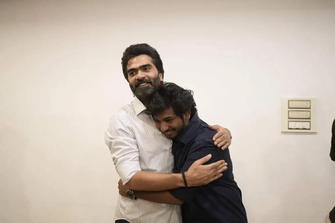 சிலம்பரசனை நேரில் சந்தித்த யூத் படக்குழு