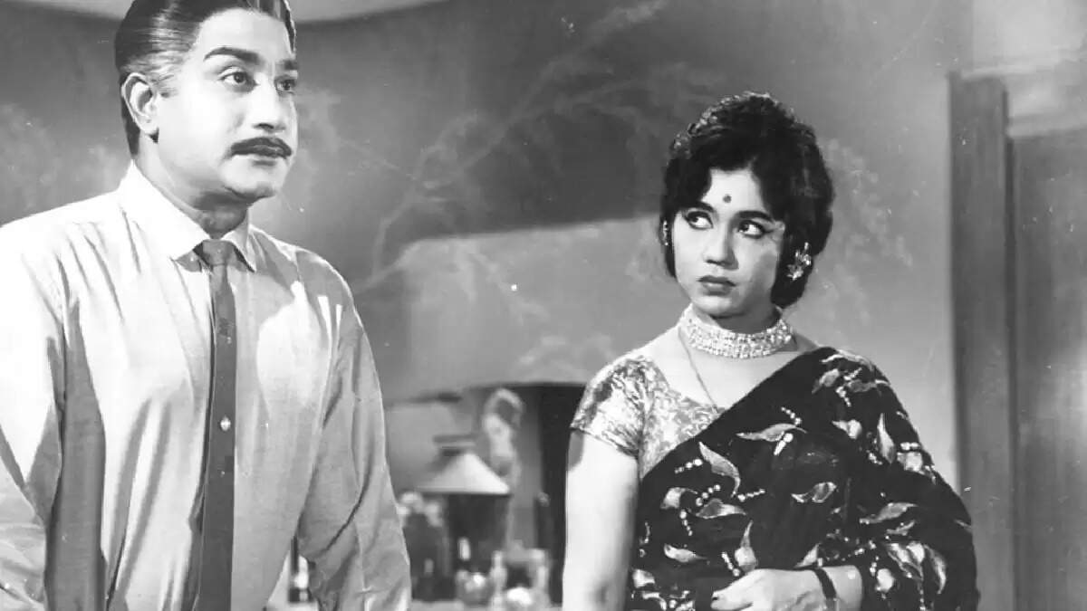 வேணாம்னு சொன்ன பாட்டுக்கு தேசிய விருது..!  சாதித்துக் காட்டிய ஏவிஎம் படம்...