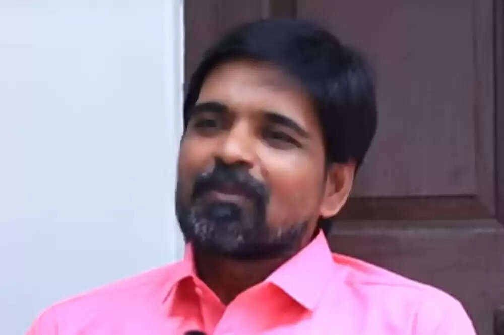 சுனைனா மீது அவ்ளோ ஆசை!.. காண்டம் வாங்கிட்டு வர சொன்னாரு நகுல்!.. இயக்குனர் பகீர் பேட்டி!...