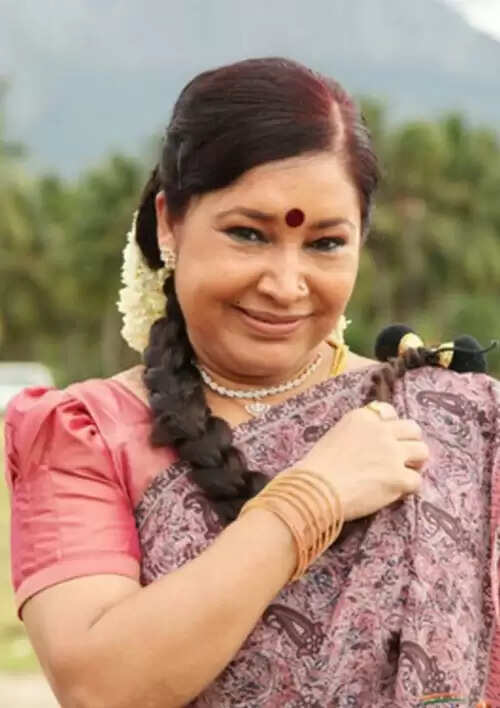 விஜய் பட இயக்குனரிடம் சவால் விட்டு ஜெயித்த கோவை சரளா!.. சும்மா சொல்லி அடிச்சிருக்காங்களே!..