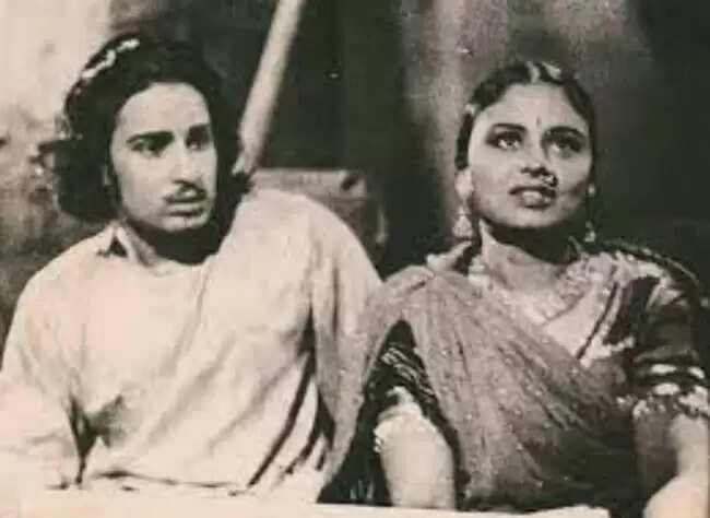 கை நழுவிப்போன முதல் ஹீரோ பட வாய்ப்பு!.. ஹீரோவா நடிக்க எம்.ஜி.ஆர் பட்ட பாடு!..