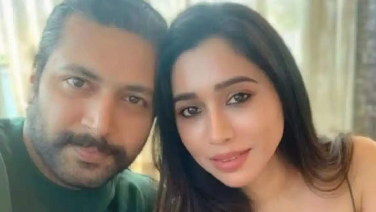 குடும்பத்தில் ஓவராக தலையிடும் மாமியார்&hellip; இப்படிலாம் செய்யலாமா? ஜெயம்ரவி விவாகரத்து பின்னணி