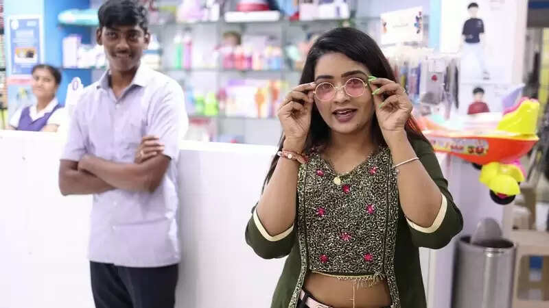 நயன்தாரா கட்டின புடவை வெறும் ஆயிரம் ரூபாயா?.. சீரியல் நடிகை செய்த ஷாப்பிங்! வீடியோ பாருங்க...