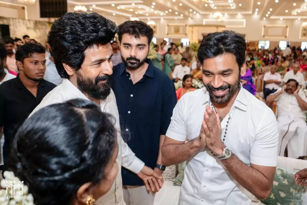 சீன் காட்டிய நயன்&hellip; குட்டி ஸ்மைலுடன் தனுஷுடன் நின்ற எஸ்கே&hellip; இதுதாங்க கெத்து?!!