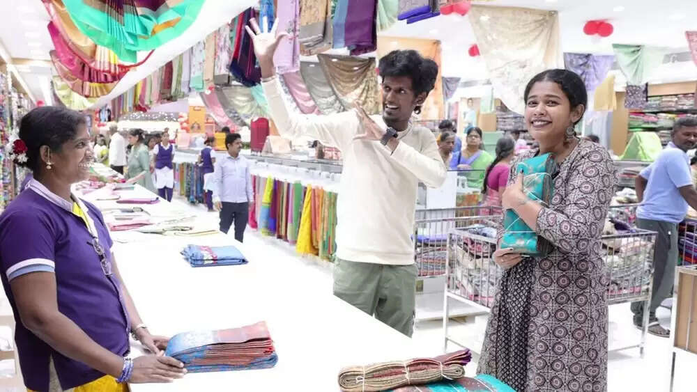 மாமனார் மாமியாருக்கு பர்ச்சஸ் பண்ண வந்த பாலா.. கூட வந்த பொண்ணு யாரு?.. வைரல் வீடியோ..