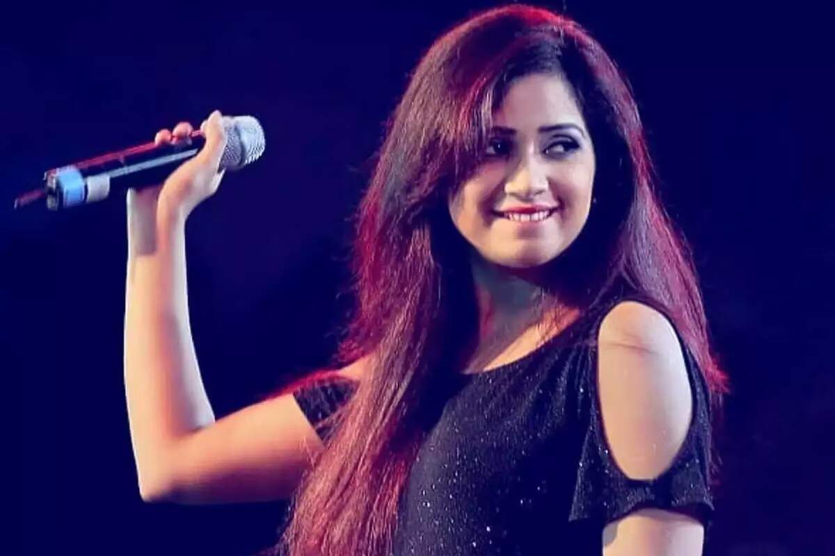 அந்த பாட்டால ஸ்ரேயா கோஷல் நொந்துட்டாங்களாம்… ஓ அதான் இப்படியா?
