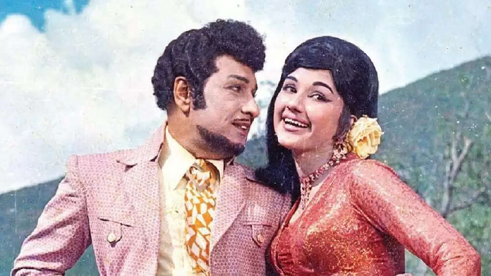 படப்பெட்டியை கொளுத்த நினைத்த கலைஞர்!.. புத்திசாலித்தனமாக முறியடித்த மக்கள் திலகம்!..