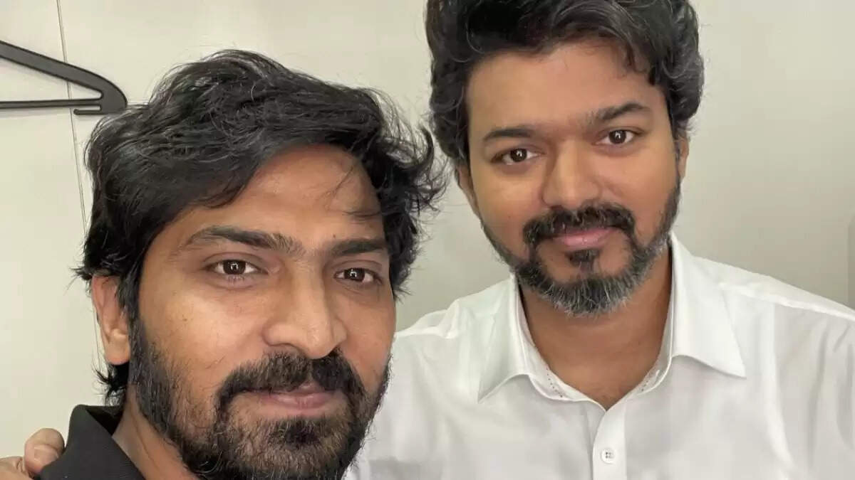 கதையே தெரியாமத்தான் இத்தனை நாள் சுத்திட்டு இருக்கியா!.. பிரபல ஹீரோவை பங்கமா கலாய்த்த விஜய்!..