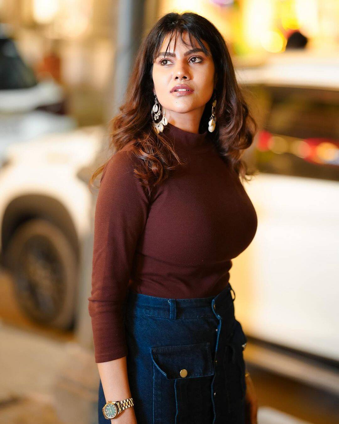 ப்ப்ப்பா!.. சும்மா சிக்கின்னு இருக்கு உடம்பு!.. சலிக்காம பார்த்து ரசிக்கும் ஜொள்ளு ஃபேன்ஸ்...