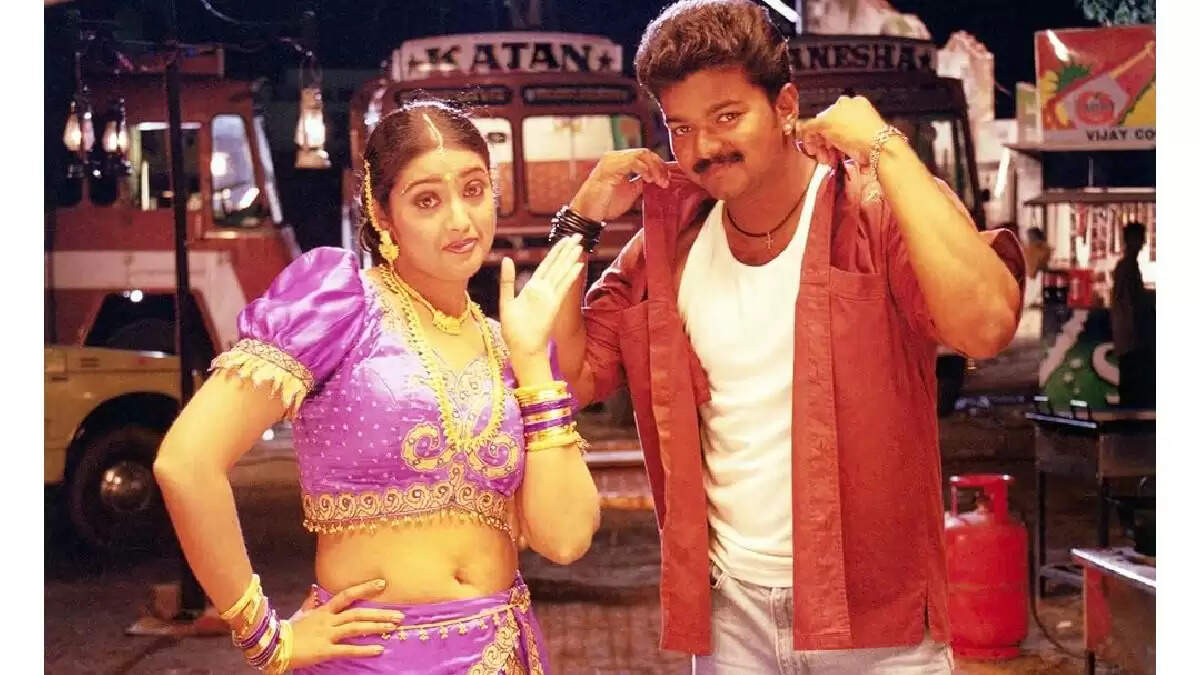 விஜய் பாட்டுக்கு 'ஓகே' சொல்லிட்டு மீனா பட்ட பாடு... இப்படி புலம்ப வச்சிட்டாங்களே...!