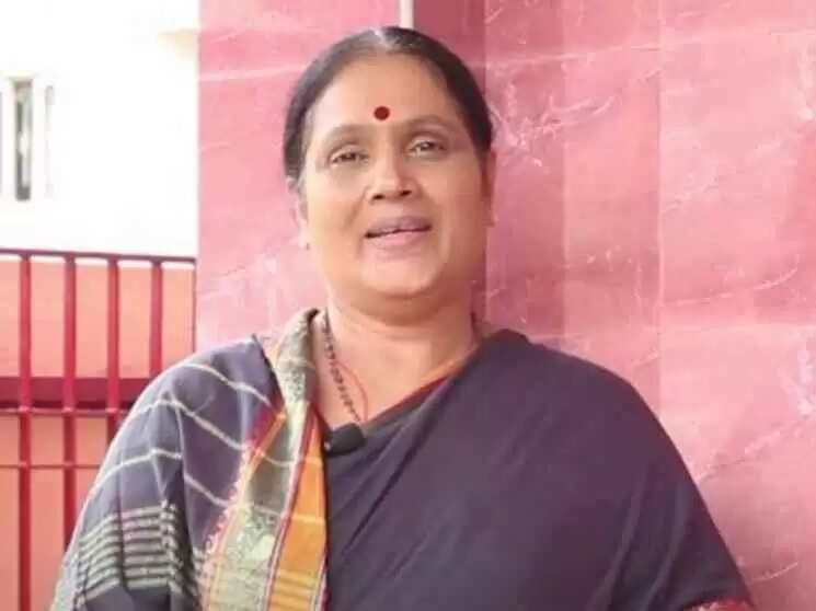 கேப்டன் செய்த விசயம்.. நெகிழ்ந்துபோன பிரபல நடிகை!.. இப்படி கூடவா உதவி செய்வாரு கேப்டன்!..