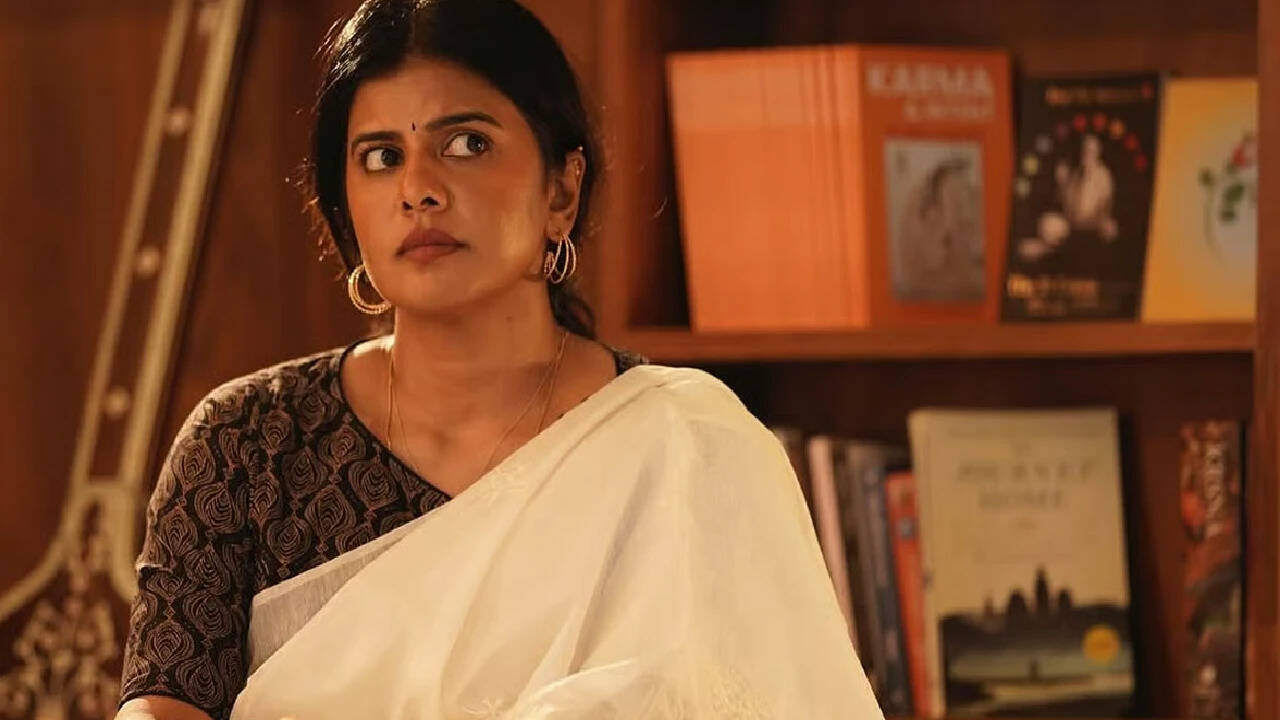 பாலியர் தொல்லை கொடுத்தது இவரா? வாய் திறந்த பாடகி ஸ்வாகதா!