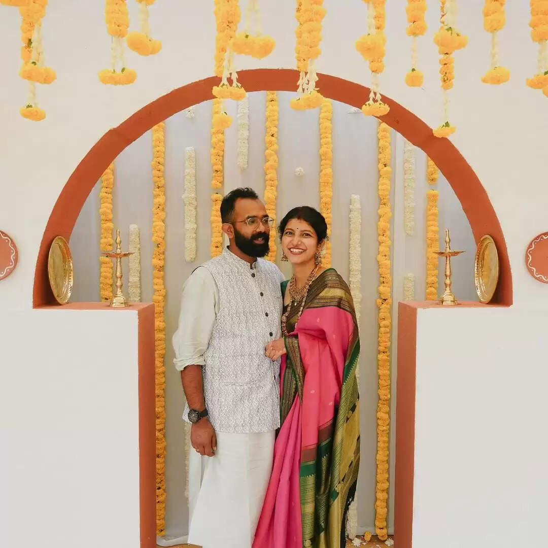 குட் நைட் பட ஹீரோயினுக்கு எளிமையாக முடிந்த திருமணம்!.. கணவருடன் எடுத்துக் கொண்ட கல்யாண பிக்ஸ்!..