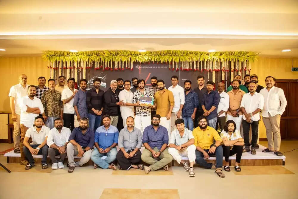கங்குவா ஓடலனா என்ன!.. ஹேப்பி லுக்கில் சூர்யா!. வைரலாகும் சூர்யா 45 பட பூஜை புகைப்படங்கள்!..