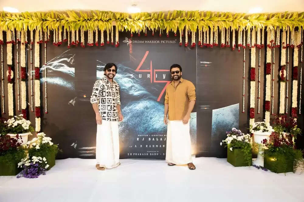 கங்குவா ஓடலனா என்ன!.. ஹேப்பி லுக்கில் சூர்யா!. வைரலாகும் சூர்யா 45 பட பூஜை புகைப்படங்கள்!..
