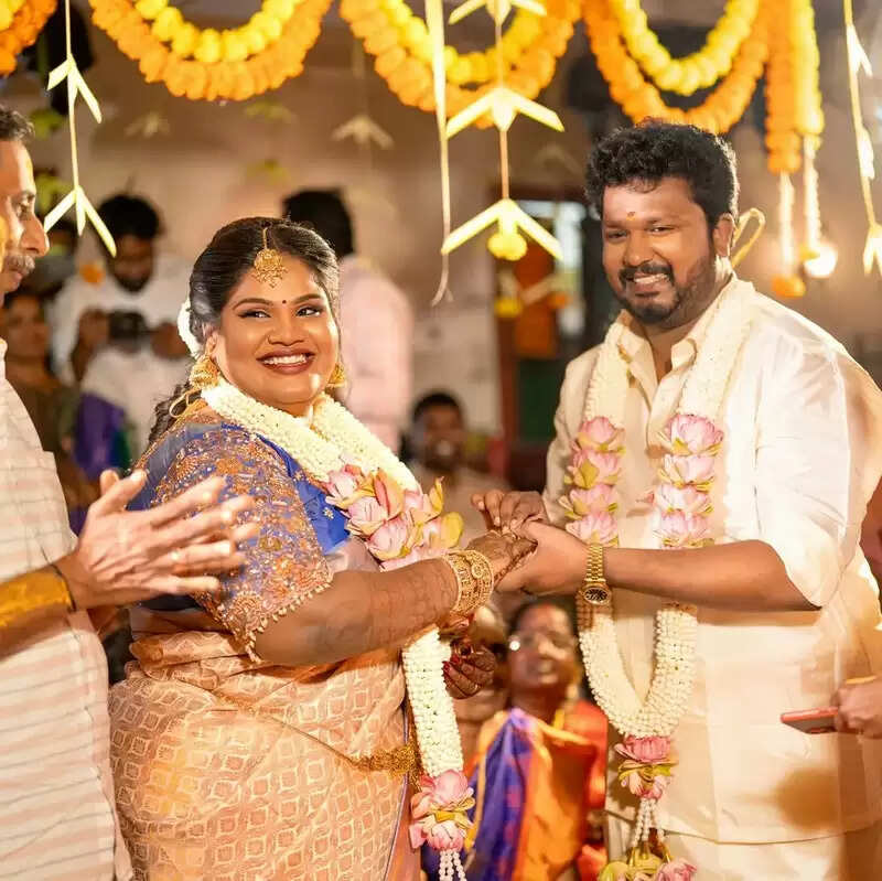 மகள் கல்யாணத்தை வச்சு காசு பார்த்த ரோபோ சங்கர்!.. இப்ப இதுதான் டிரெண்டு போல!...