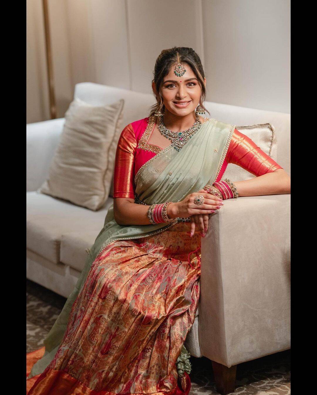 பாவாடை தாவணியில் மனசை கெடுக்கும் அதிதி ஷங்கர்!.. பாத்து பாத்து ஏங்கும் ரசிகர்கள்...