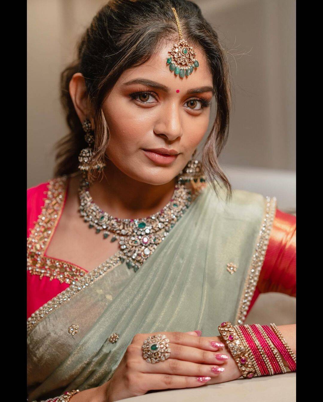 பாவாடை தாவணியில் மனசை கெடுக்கும் அதிதி ஷங்கர்!.. பாத்து பாத்து ஏங்கும் ரசிகர்கள்...