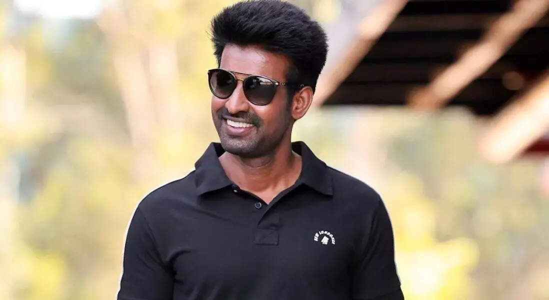 சூரிக்கு பல கோடி சம்பளம்!.. சாலிகிராமத்த விலைக்கு வாங்க போறாரு!.. பார்த்திபன் நக்கல்!..