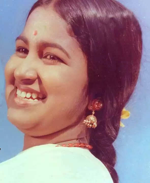 எம்.ஜி.ஆர் கொடுத்த முத்தம்!.. 2 நாட்கள் முகத்தை கழுவாமல் இருந்த நடிகை... அட அவரா?!..