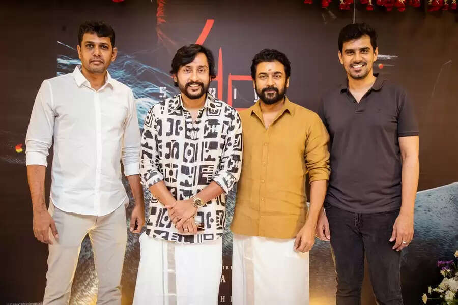 கங்குவா ஓடலனா என்ன!.. ஹேப்பி லுக்கில் சூர்யா!. வைரலாகும் சூர்யா 45 பட பூஜை புகைப்படங்கள்!..