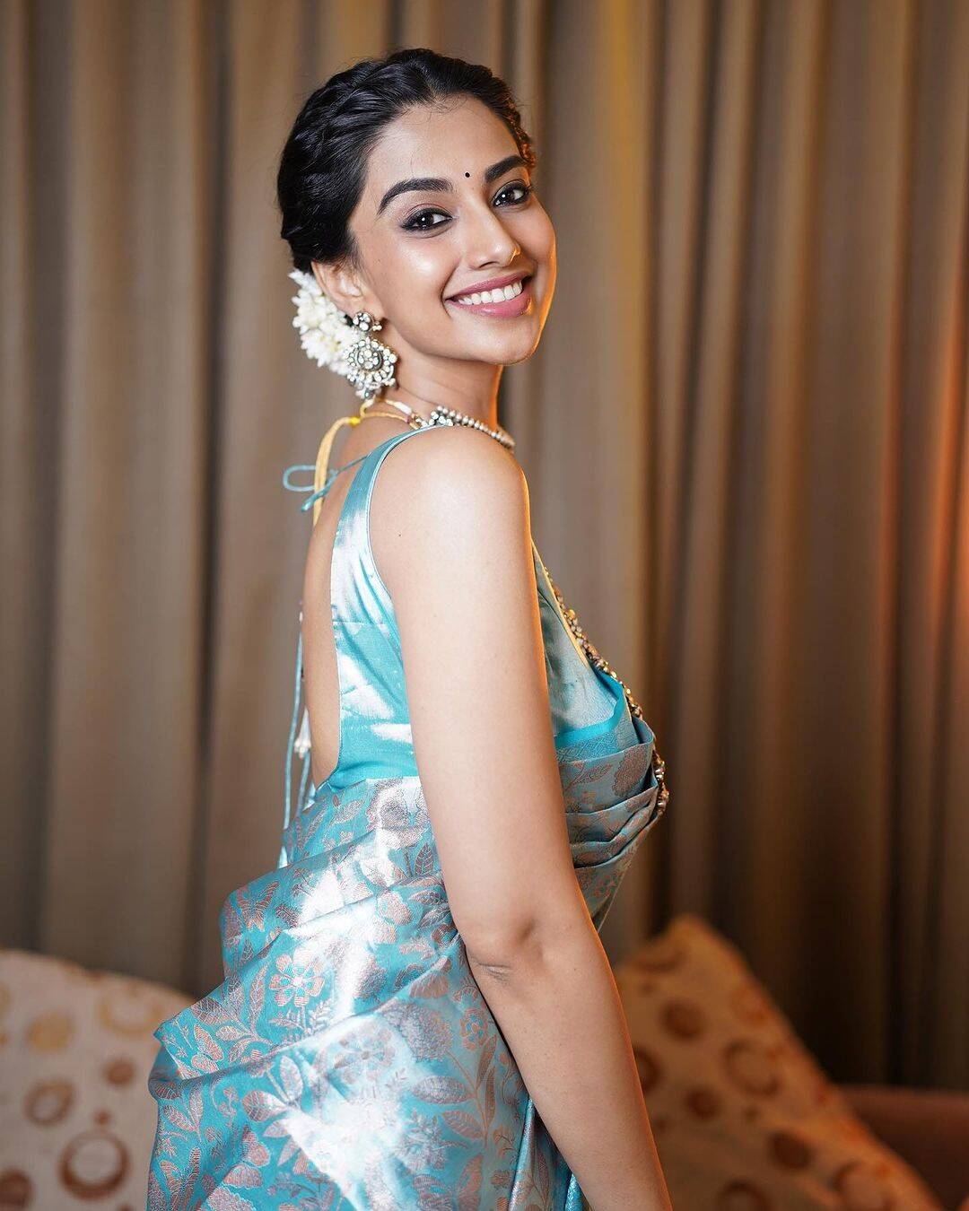 சும்மா சொல்லக்கூடாது!.. நீ அவ்ளோ அழகு!.. கோட் பட நடிகையிடம் ஜொள்ளுவிடும் ஃபேன்ஸ்..