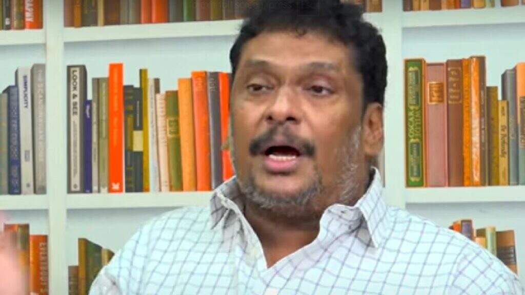 கல்யாண வீடா, இழவு வீடா? விஜய்க்குத் தெரியாதா? ஏன் இப்படி செஞ்சாரு? பொங்கும் பிரபலம்