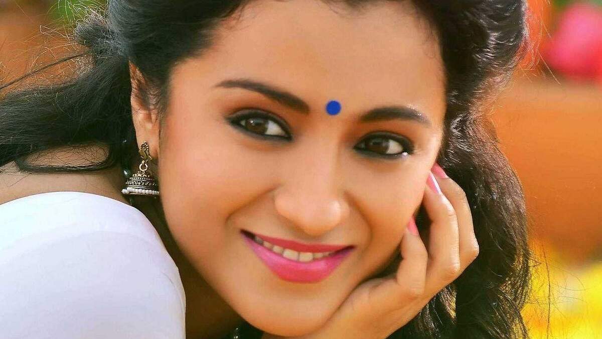 காதலை கத்தி சொன்ன திரிஷா - OPEN 'அ இருக்கலாம் அதுக்குன்னு இப்படியா?