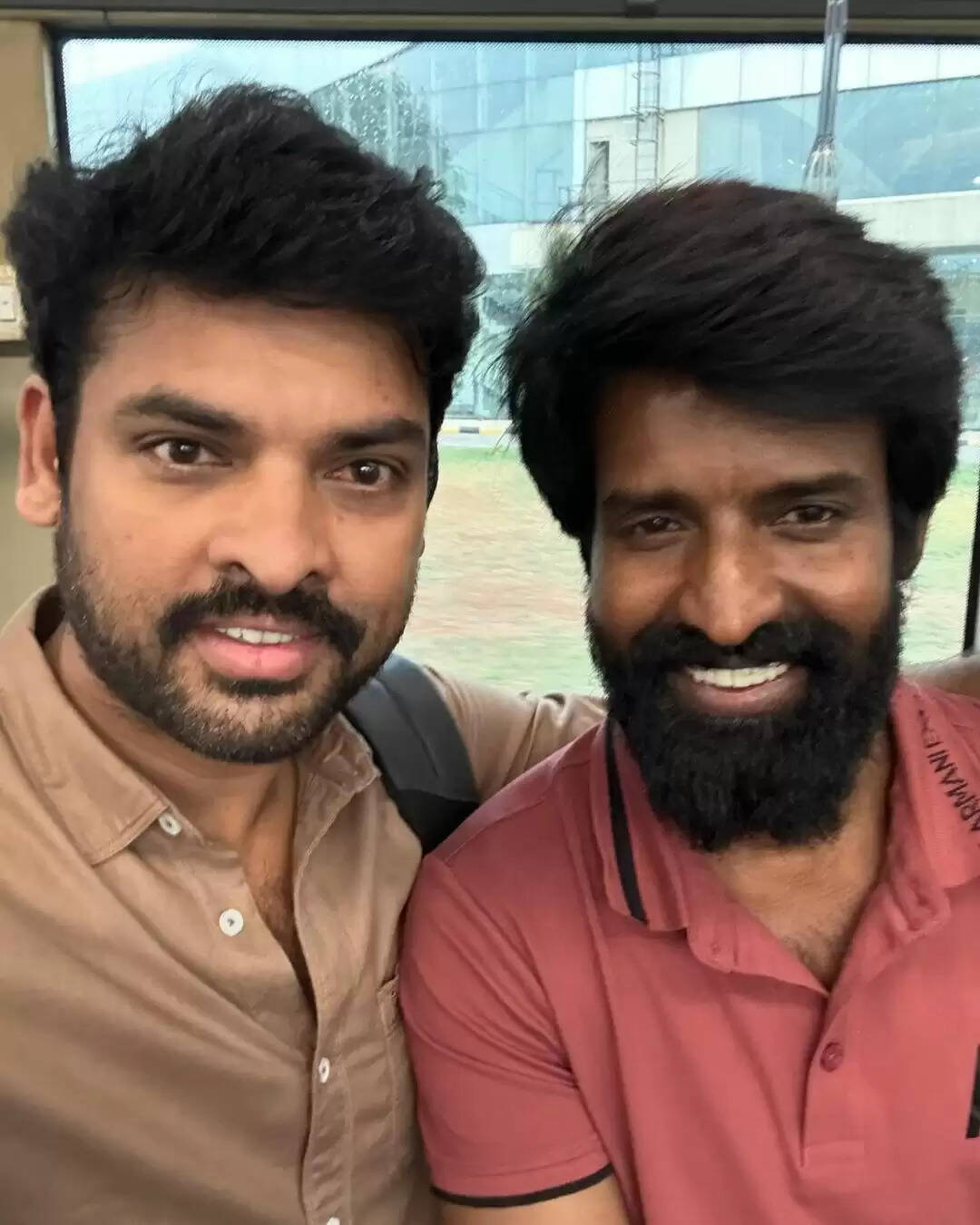 எத்தனை வருஷம் ஆச்சு இப்படிப்பார்த்து!.. கேடி பில்லாவும் கில்லாடி ரங்காவும்!.. கலக்குறாங்களே!..